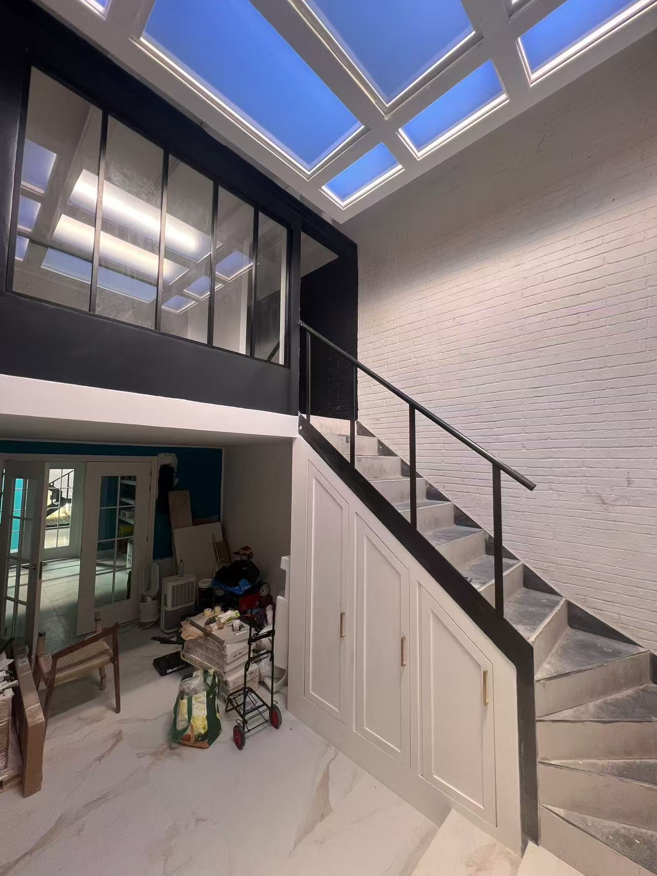 Últimos blogs da empresa sobre Como as Claraboias Artificiais Transformam Espaços Interiores Sem Janelas