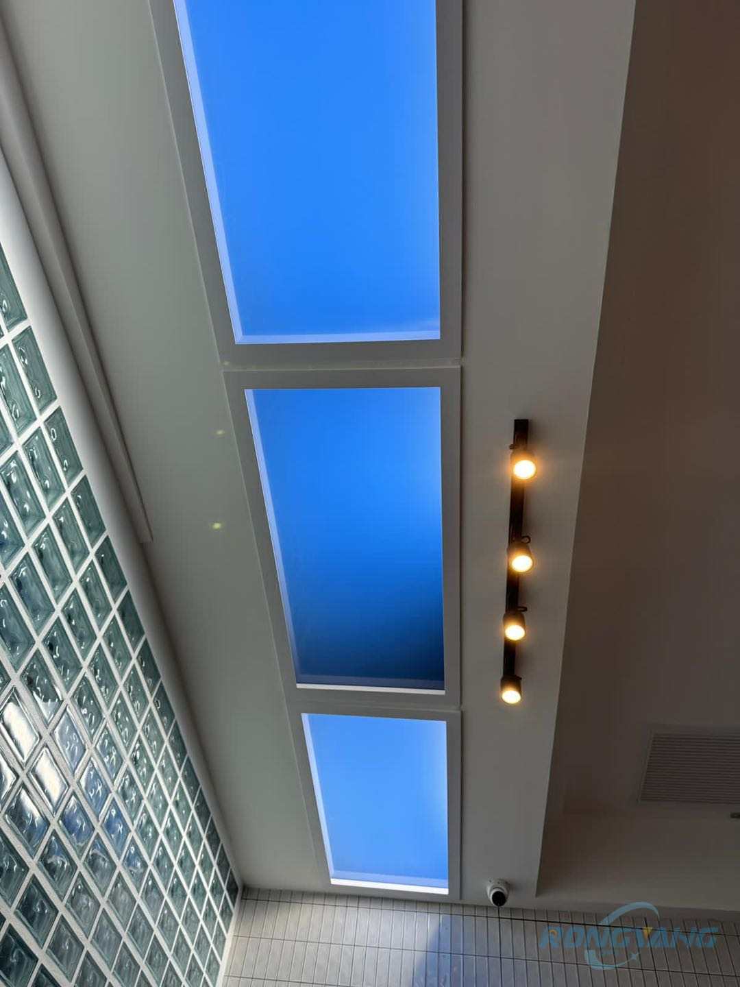 Últimos blogs da empresa sobre Artificial Skylights for Restaurants Without Natural Light